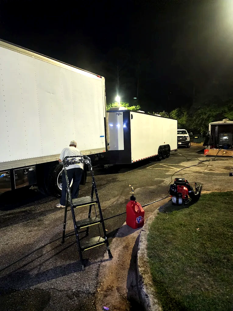 Fleet truck wash night service - Stone Mountain, GA