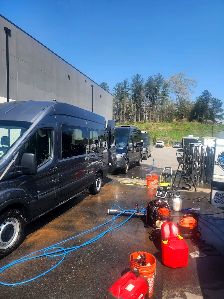 Fleet detailing - commercial vehicle service