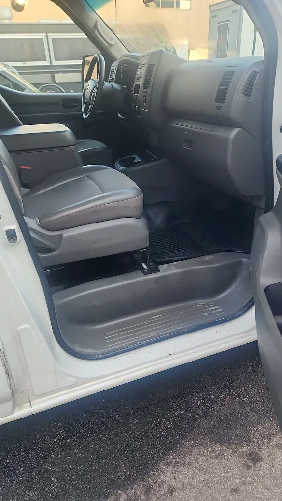 Truck interior passenger side clean - Stone Mountain, GA